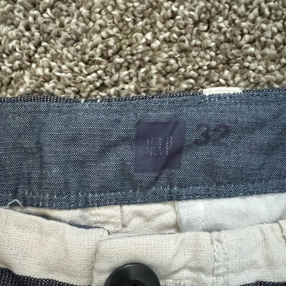 Striped men’s GAP shorts. - Picture 4 of 4